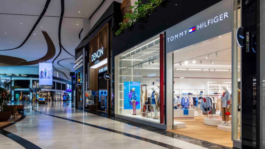 Stout Heel veel goeds Syndicaat Tommy Hilfiger opent winkel in de Mall - Vlietnieuws